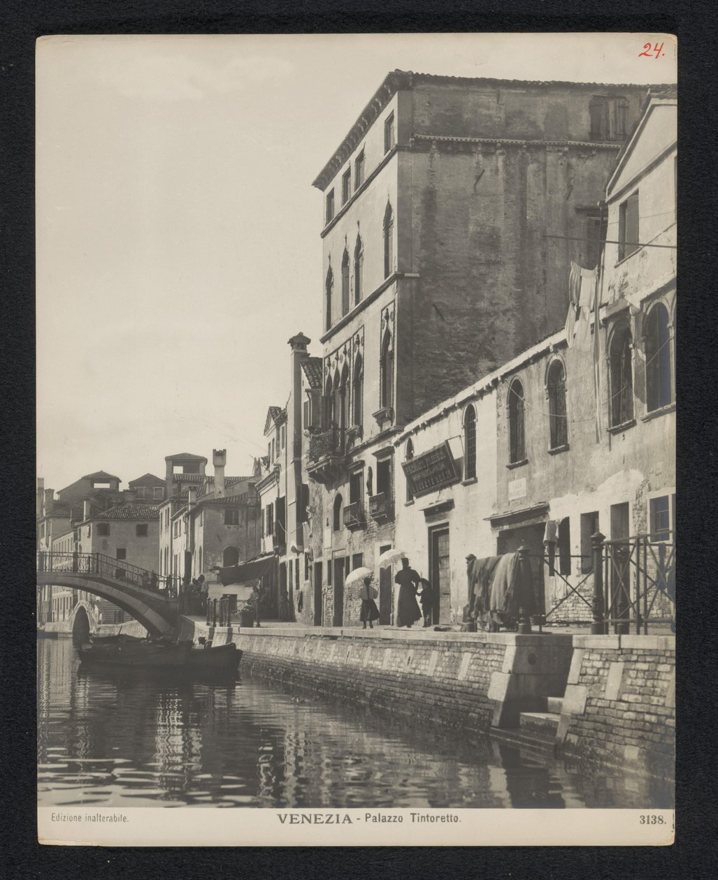 Ydersiden af ​​Tintorettos hus i Venedig Venedig - Palazzo Tintoretto (titel på objektet) af Neue Photographische Gesellschaft