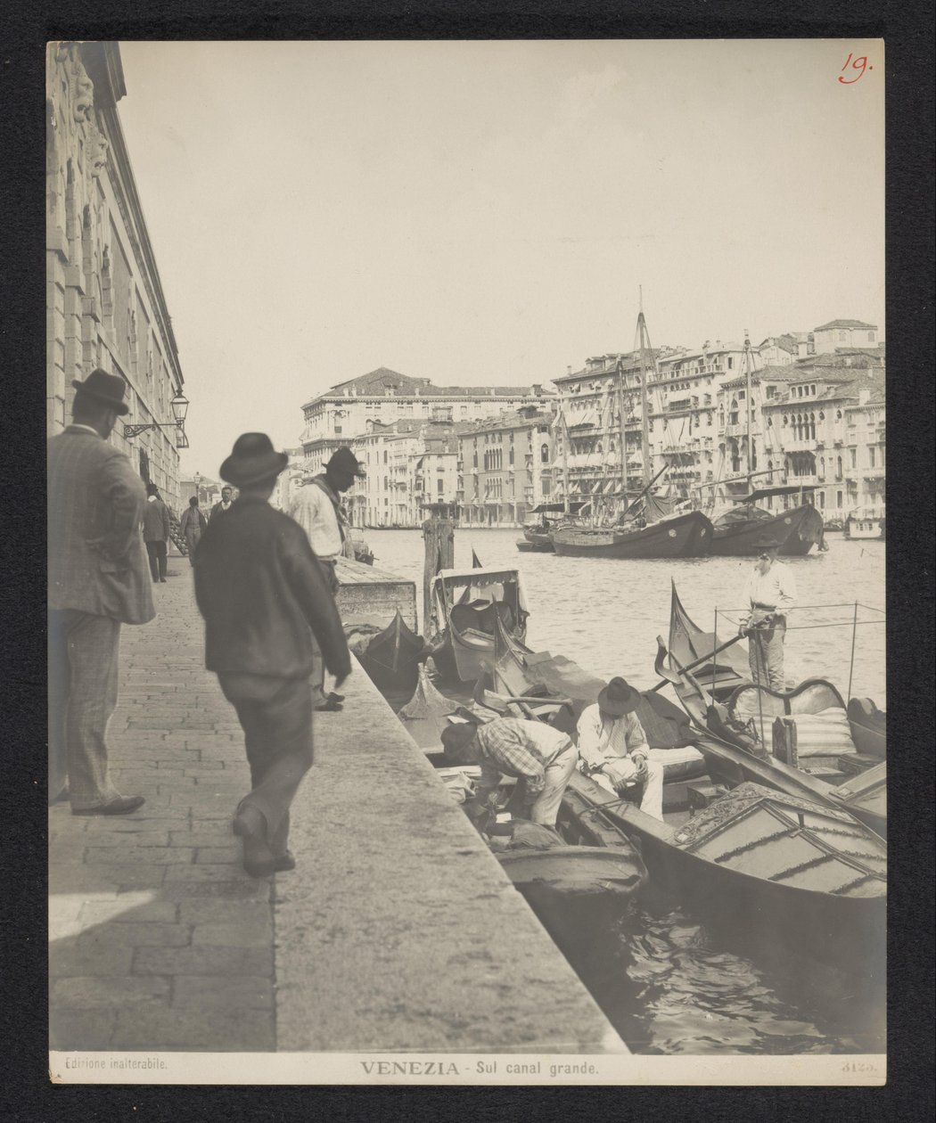 Gondoler langs Canal Grande i Venedig Venedig - Sul canal grande (titel på objekt) af Neue Photographische Gesellschaft