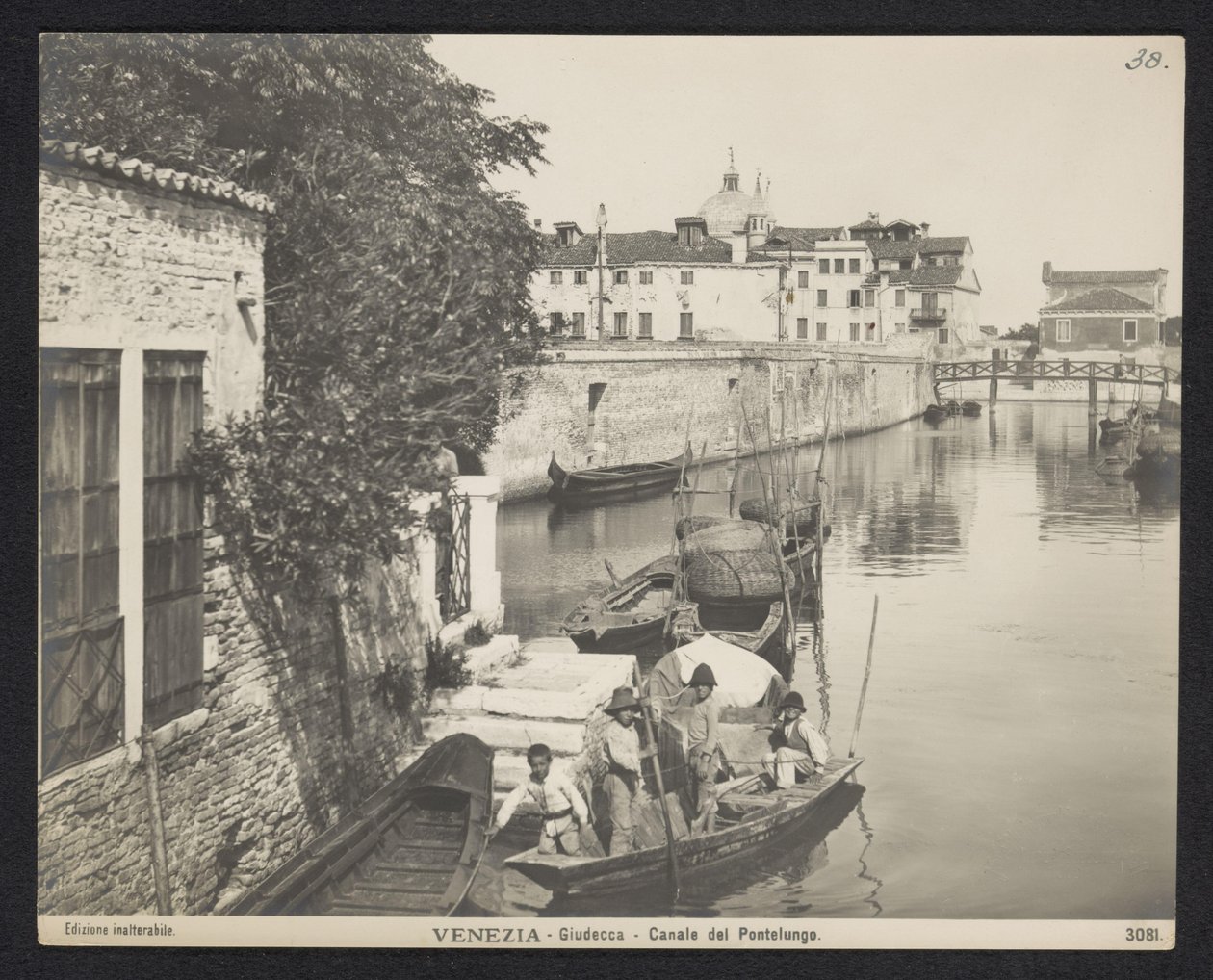 Kanal til Venedig Venedig - Giudecca - Pontelungo-kanalen (titel på objektet) af Neue Photographische Gesellschaft
