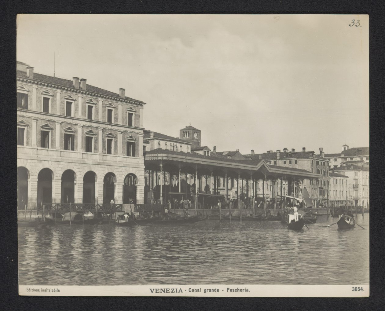 Overdækket fiskemarked i Venedig Venedig - Canal Grande - Pescheria (titel på objekt) af Neue Photographische Gesellschaft
