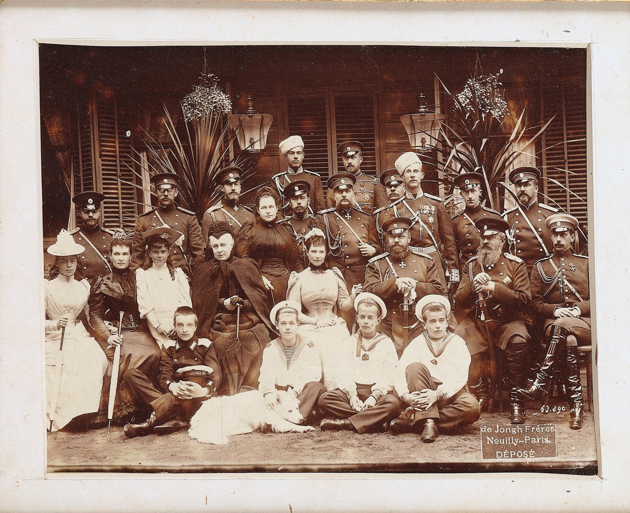 The Romanovs: The Family of the Emperor Alexander III , ca. 1890. af Neuilly sur Seine . Photo studio