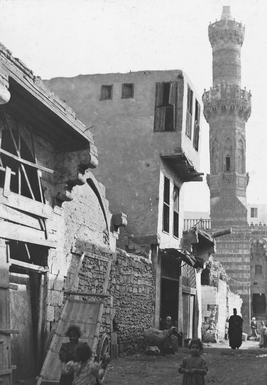 En gade i Cairo, Egypten, c1890 af Newton and Co