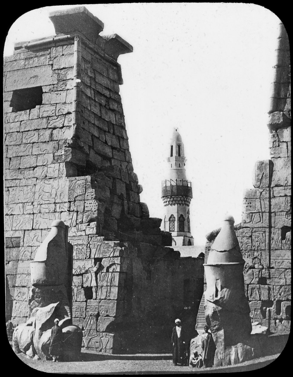 Minaret og ruinerne af Luxor-templet, Luxor, Egypten, c1890. Lanternerutsjebane af Newton and Co