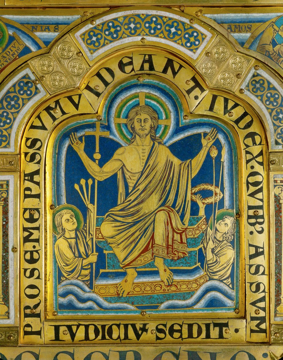 Kristus sidder til doms, helgener bærer redskaberne til hans lidelse ... (emalje på forgyldt kobber) af Nicholas of Verdun