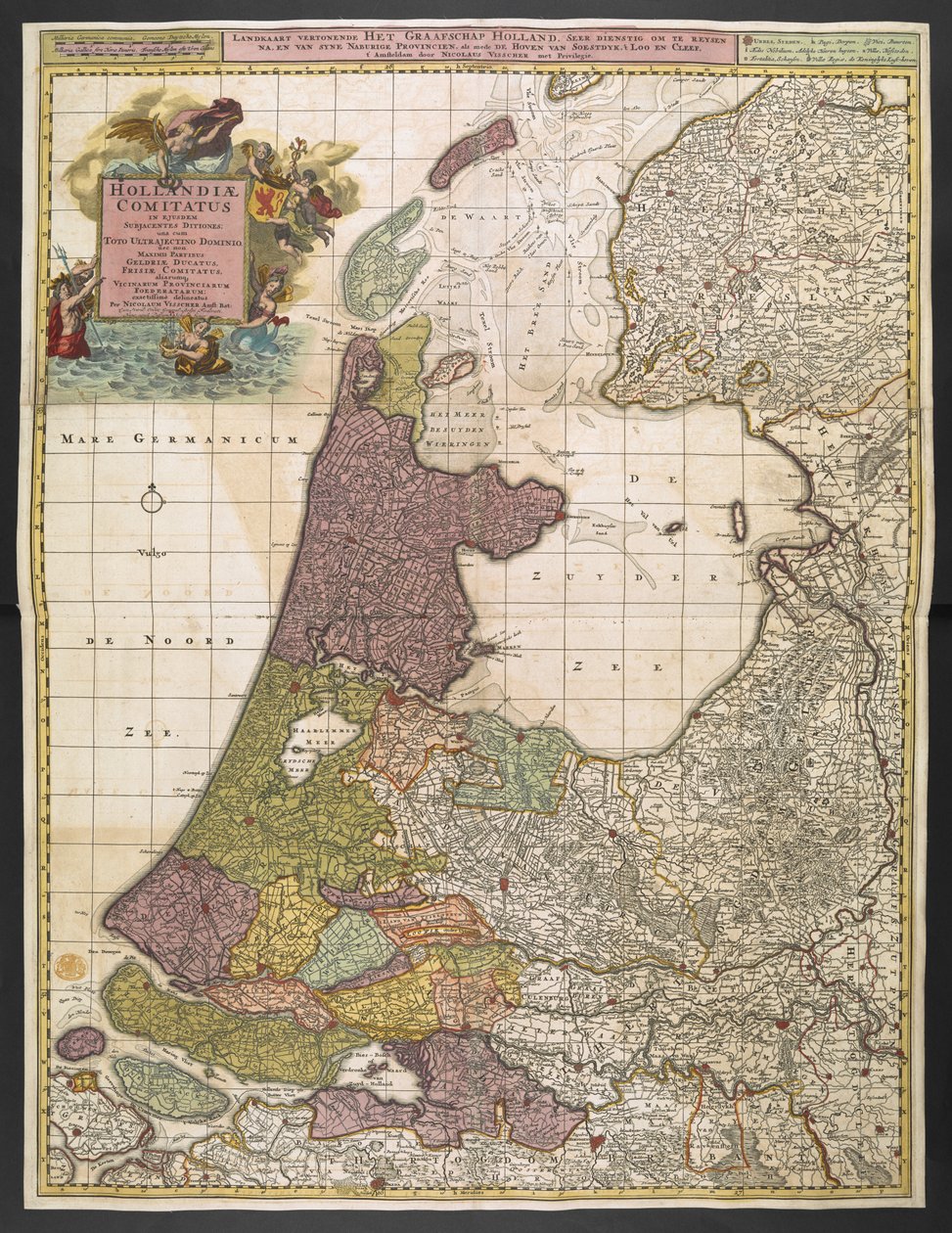 Kort over Holland, der viser bosættelser, moser, skove, bakker, veje, floder og andre geografiske træk. Viser titel i en dekorativ kartouche øverst til venstre med Fame, Neptune og Thetis akkompagneret af putti, der bærer våben fra United Provinc af Nicolas Visscher