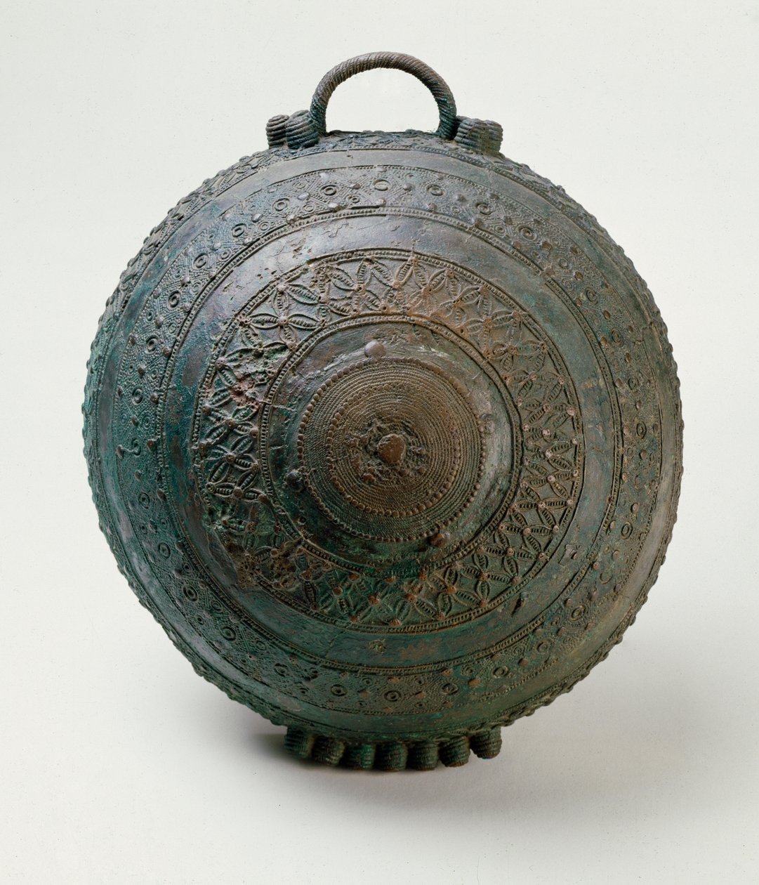 Skål, Igbo-Ukwu, 9. - 10. århundrede (blybronze) (se også 412905) af Nigerian