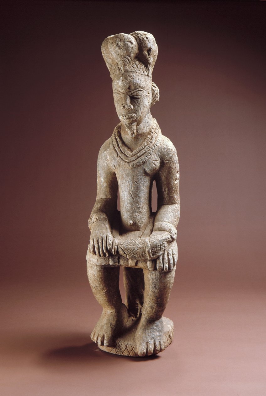 Siddende figur med sværd, Esie, før 1850 (fedtsten) af Nigerian