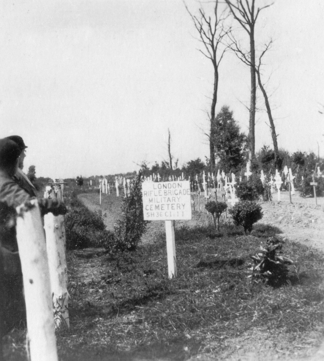 London Rifle Brigade Cemetery, Ploegsteert, Belgien, Første Verdenskrig, c1918 af Nightingale and Co