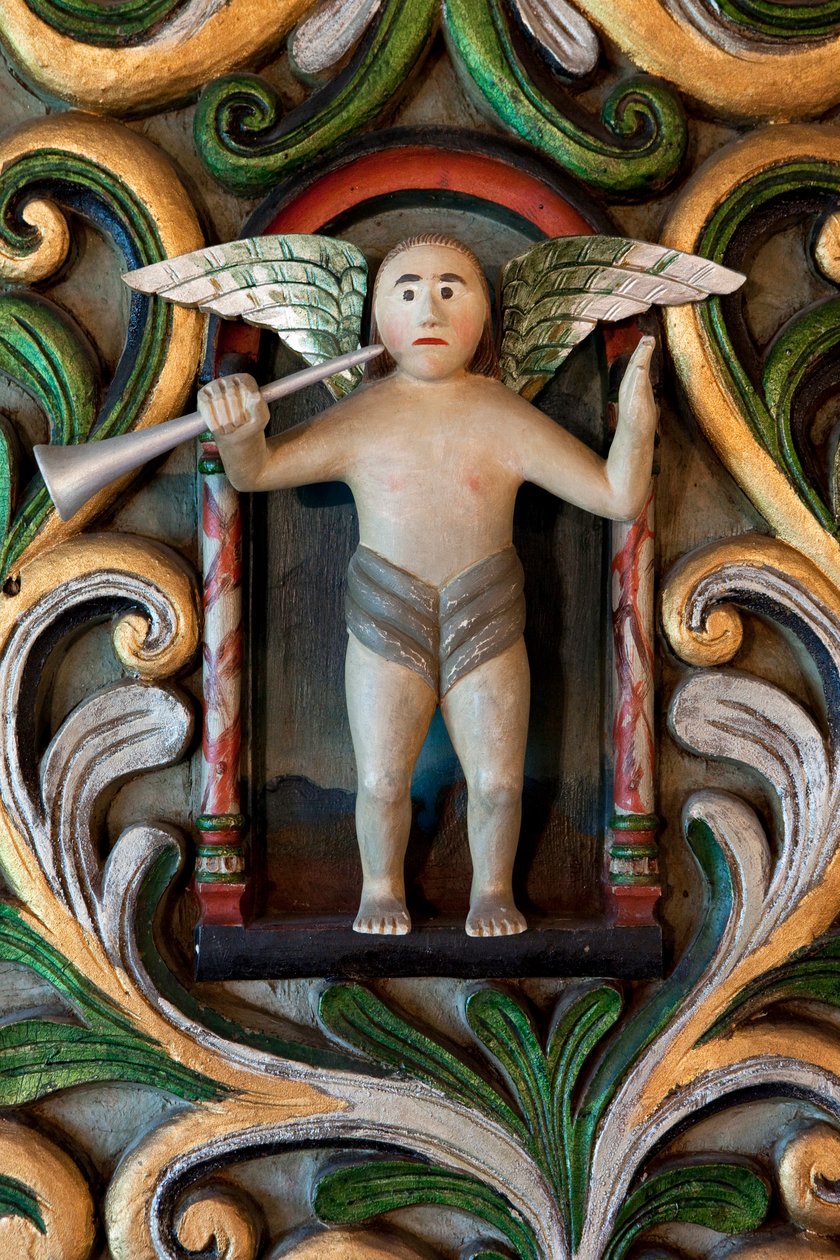 Engel med trompet, detalje af altertavlen, Mo I Rana kirke af Norwegian School