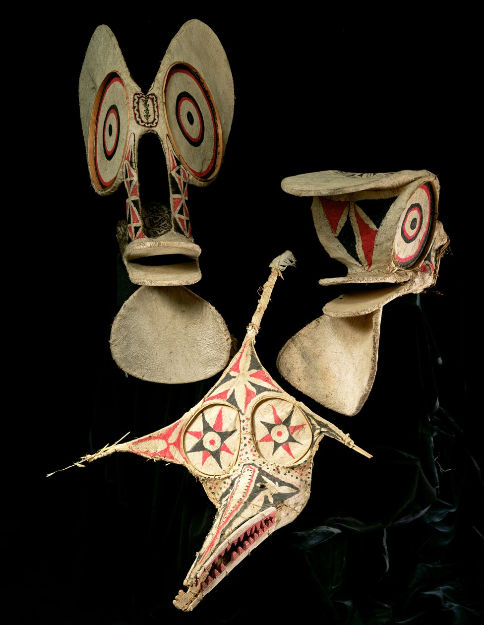 Bainings masker, New Britain (træ og spændt skind) af Oceanic