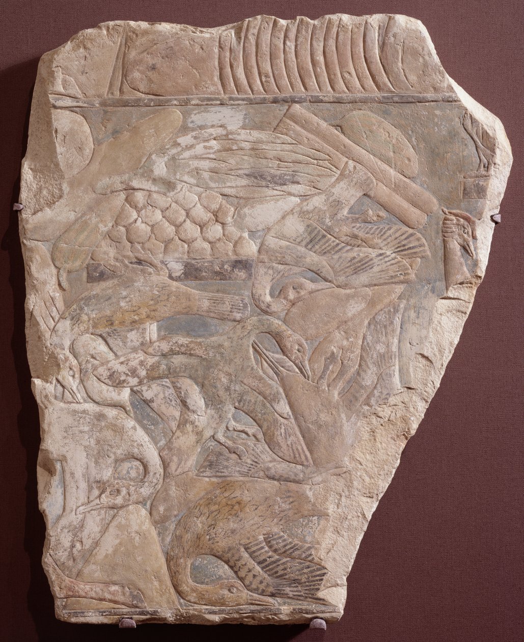 Relief viser tilbud til afdøde, 2450/2290 f.Kr. (malet kalksten) af Old Kingdom Egyptian