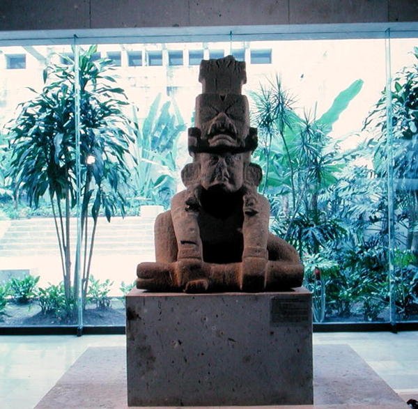 Monument 1 fra San Martin Pajapan, præ-klassisk periode (sten) af Olmec Olmec