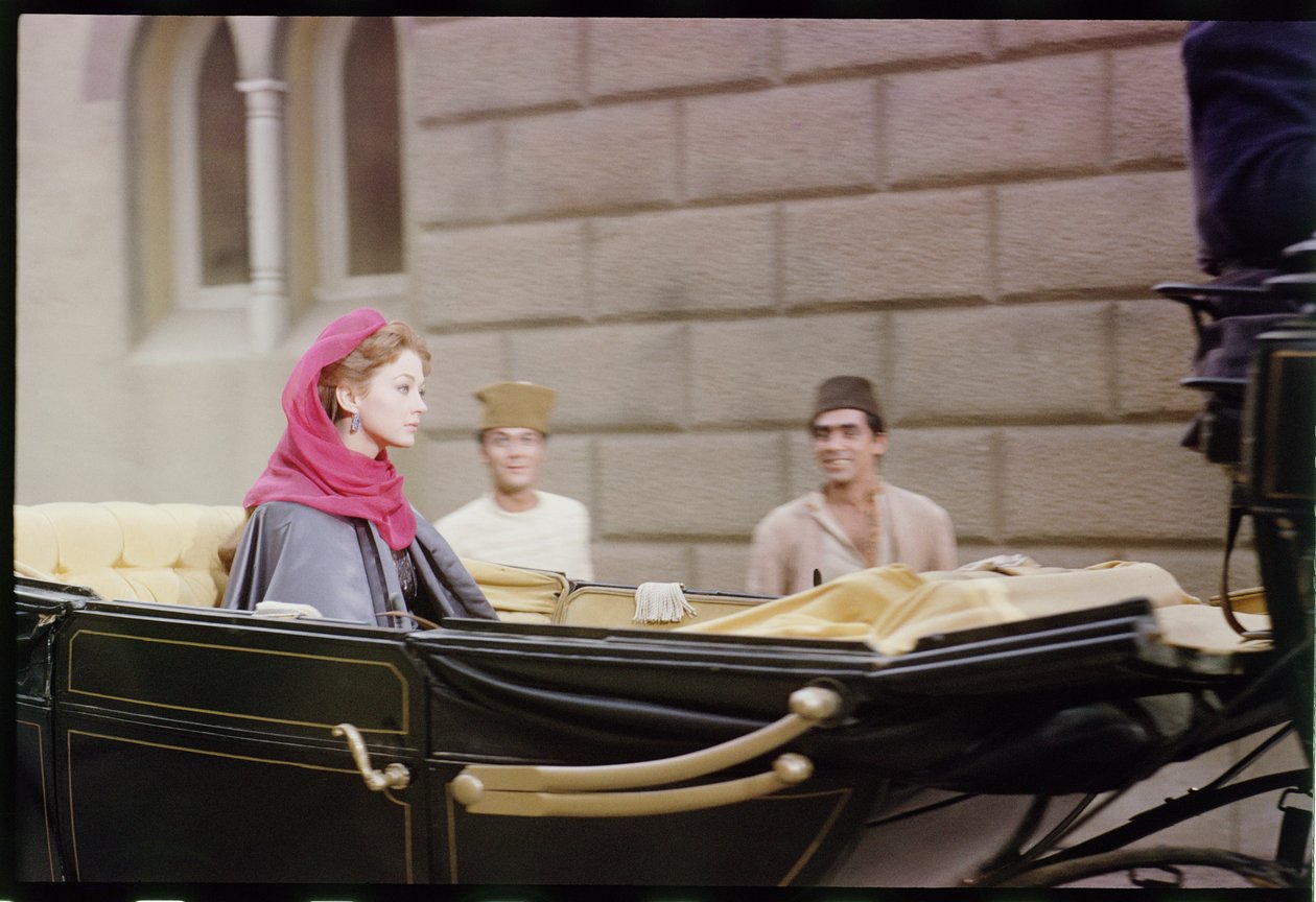 Christine Kaufmann filmer "Taras Bulba," 1962 (foto) af Orlando Suero