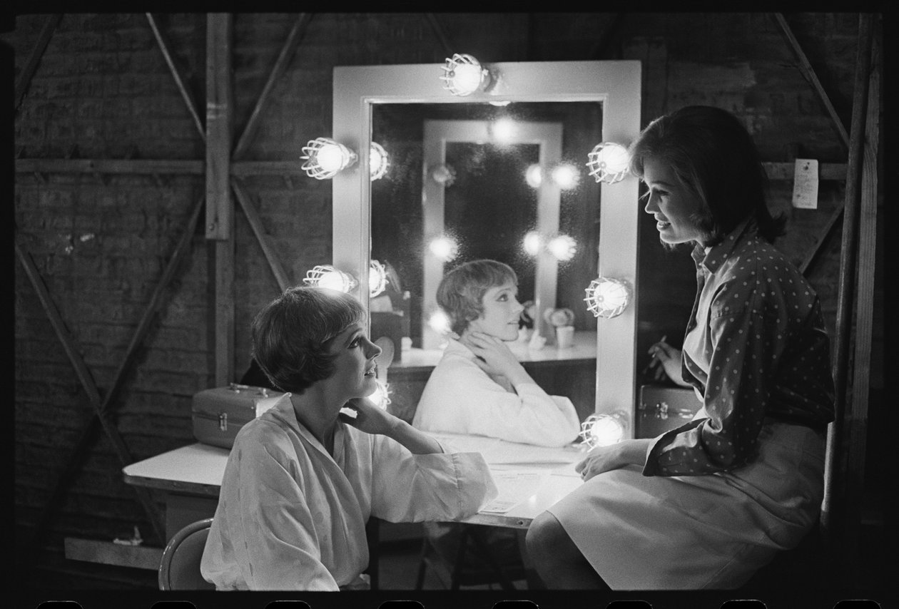 Julie Andrews og Mary Tyler Moore på settet til 