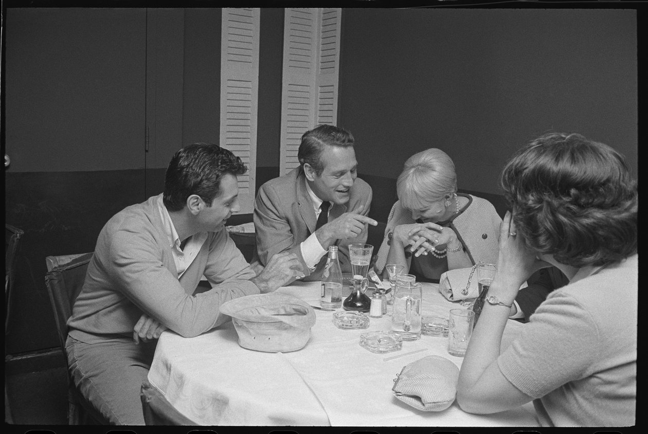 Paul Newman, Mort Sahl og Joanne Woodward spøger ved middagen af Orlando Suero