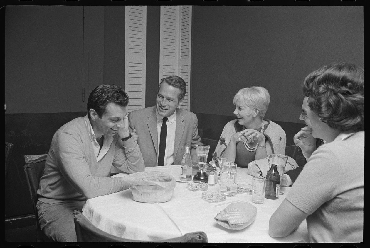 Paul Newman, Mort Sahl og Joanne Woodward spøger ved middagen af Orlando Suero