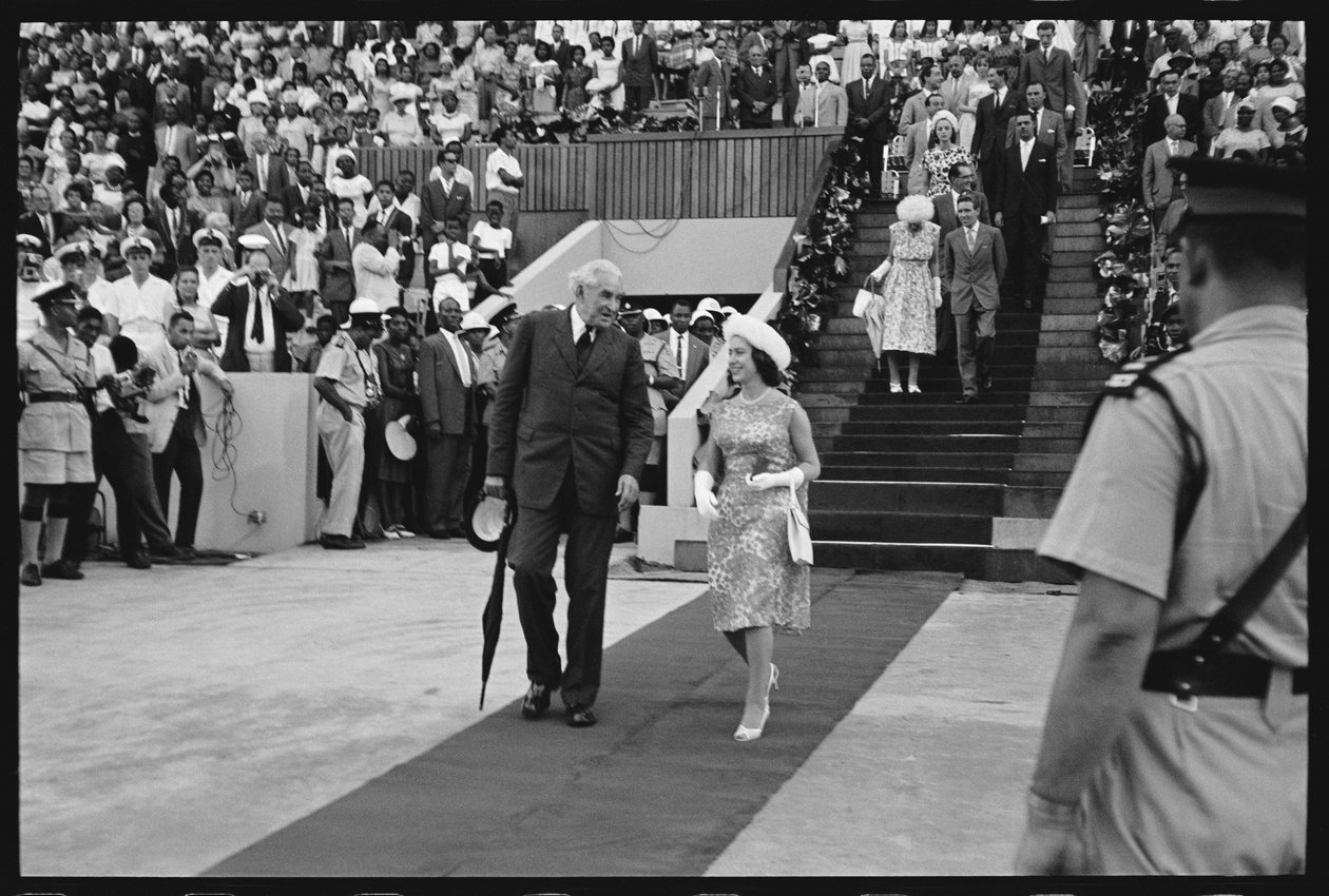 Prinsesse Margaret og premierminister Bustamante fejrer Jamaicas uafhængighed 1962 (s/h-foto) af Orlando Suero