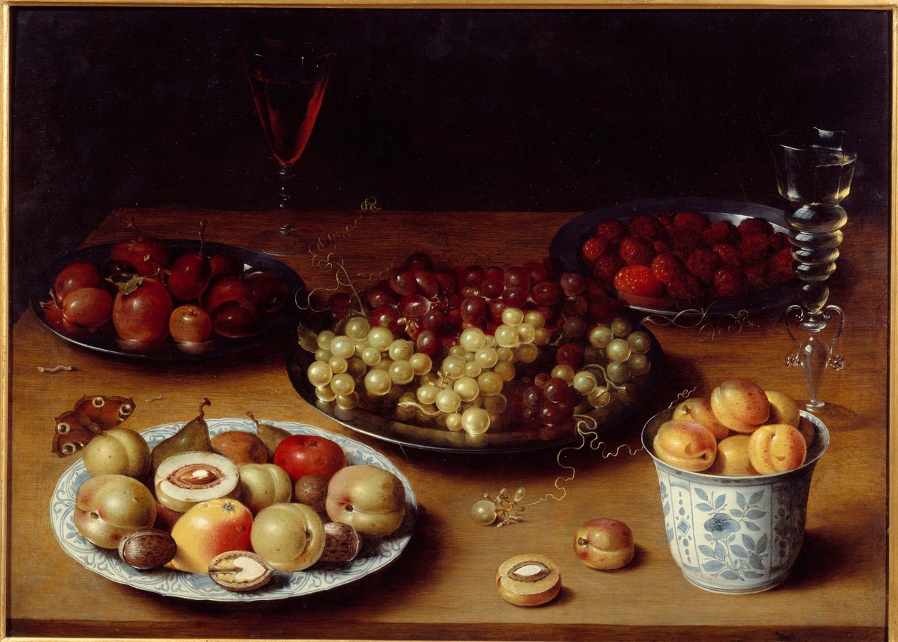 Stilleben af frugt og glas Et bord dækket med blommer, abrikoser, ferskner, pærer, vindruer, hindbær og et glas rødvin. Maleri af Osias Beert I ou l
