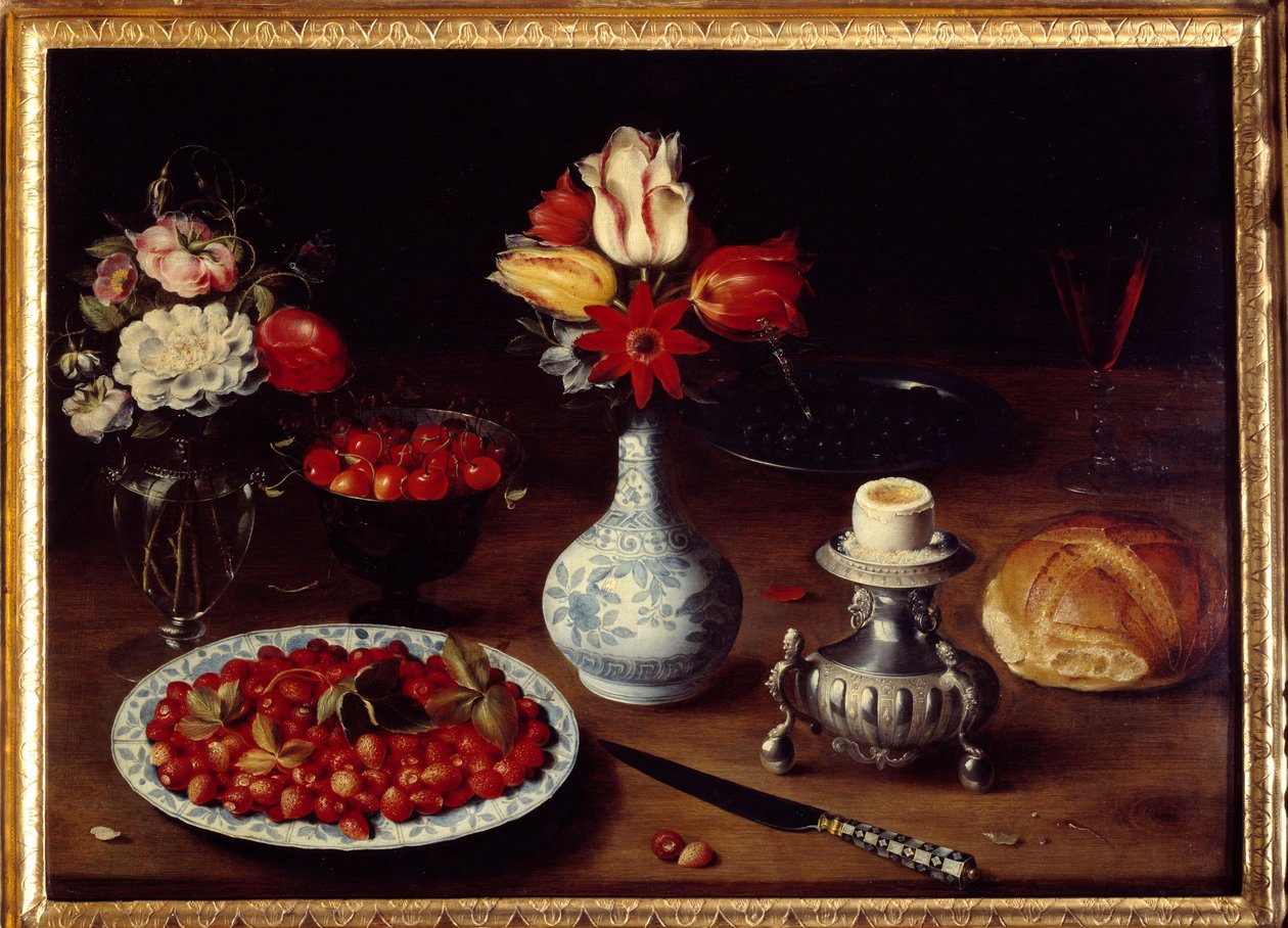 Stilleben med blomstervase Buketter af tulipaner og nelliker med kirsebær, vilde jordbær, kogt æg (æggekop) og brød. Maleri af Osias Beert I ou l