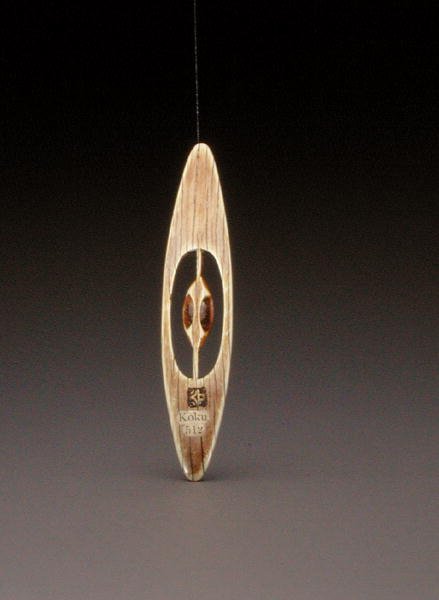 Netsuke skildrer en væverfærge med Kokusai-seglet, ca. 1860 (bagsiden af 195497) af Ozaki Kokusai