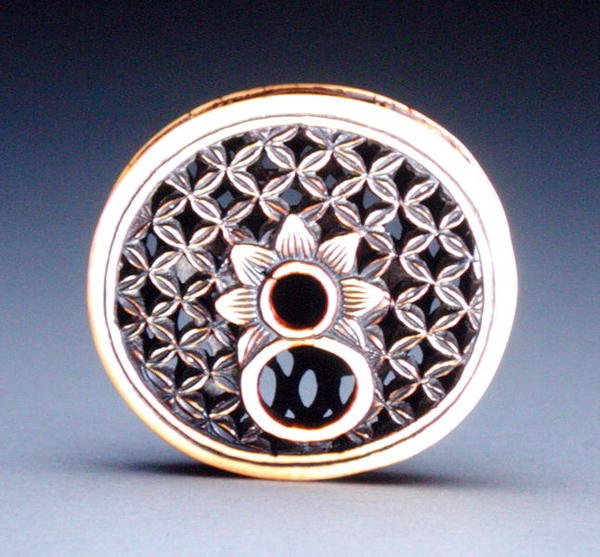 Bagsiden af en netsuke, ca. 1870 (for forsiden se 195485) af Ozaki Kokusai