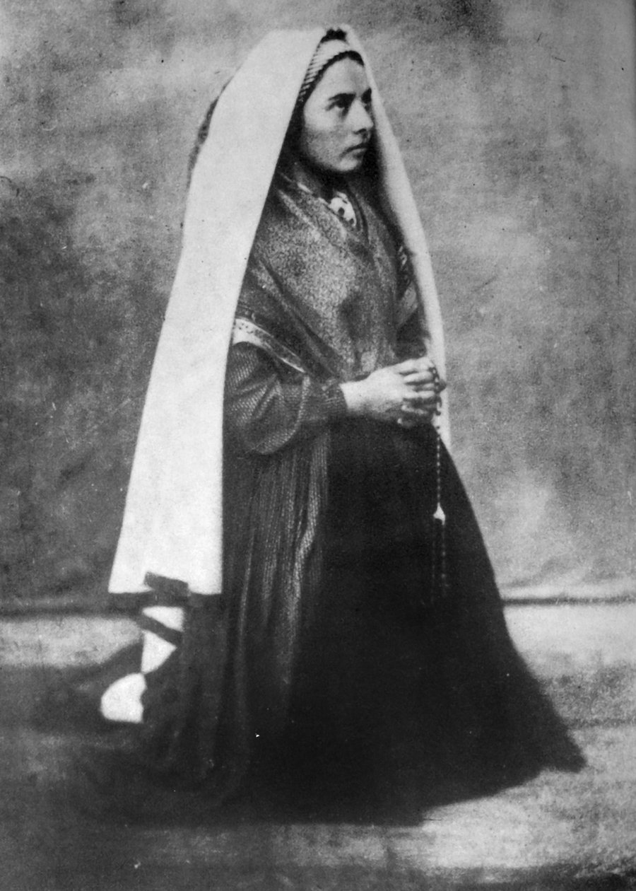 Sankt Bernadette Soubirous, 1861 eller 1862 af P. Bernadou