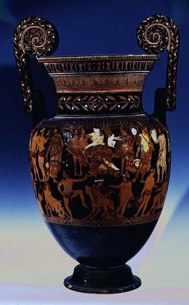 Attic rød-figur volut-krater, dekoreret med en scene med skuespillere og musikere, der forbereder en forestilling før Bacchus og Ariadne, græsk, fra Ruvo, 5. århundrede f.Kr. (keramik) (se også 119445-7) af Painter Pronomos