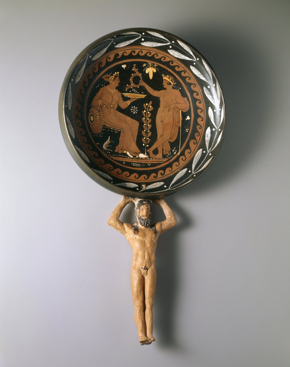 Rødfigur patera med Atlas håndtag, sidste tredjedel af det 4. århundrede f.Kr. (keramik og pigment) af Painter of Louvre