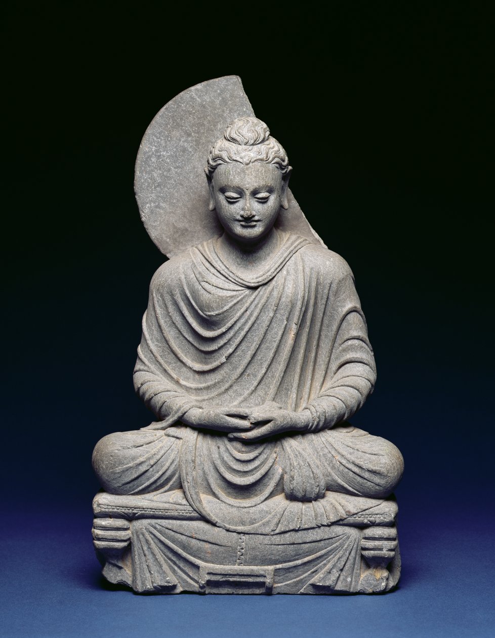 Siddende Buddha, Gandhara, 1.-3. århundrede e.Kr. (skifer) af Pakistani School