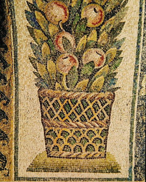 En kurv med frugt, ca. 430 e.Kr. (mosaik) af Paleo Christian