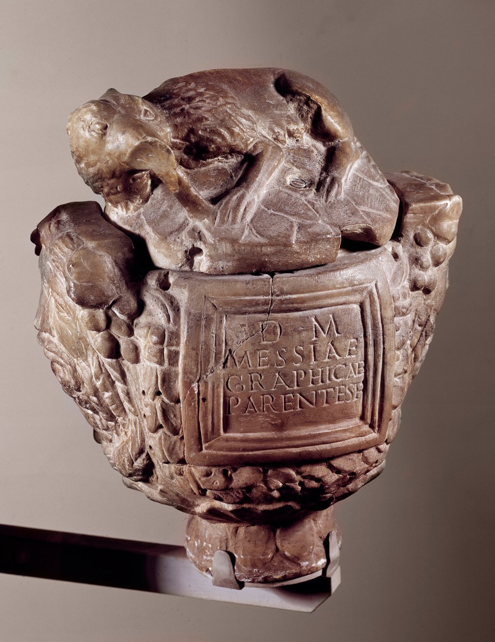 Cinerary urn Messias grafik. Fra gennemsnit. Saint Germain i Laye, Museum of National Archaeology af Paleo Christian