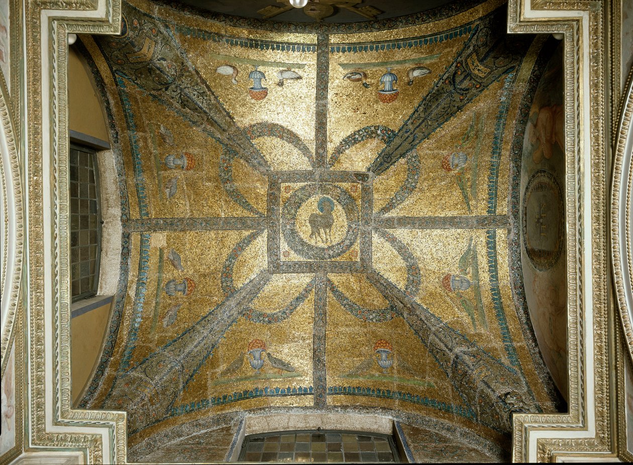 Mosaikker fra det 5. århundrede, i midten lammet. Hvælving af Johannes Døberens kapel. Johannes evangelisten inde i det palæokretiske dåbskapellet San Giovanni in Laterano (St. Johannes evangelisten), bygget omkring 440. Rom af Paleo Christian
