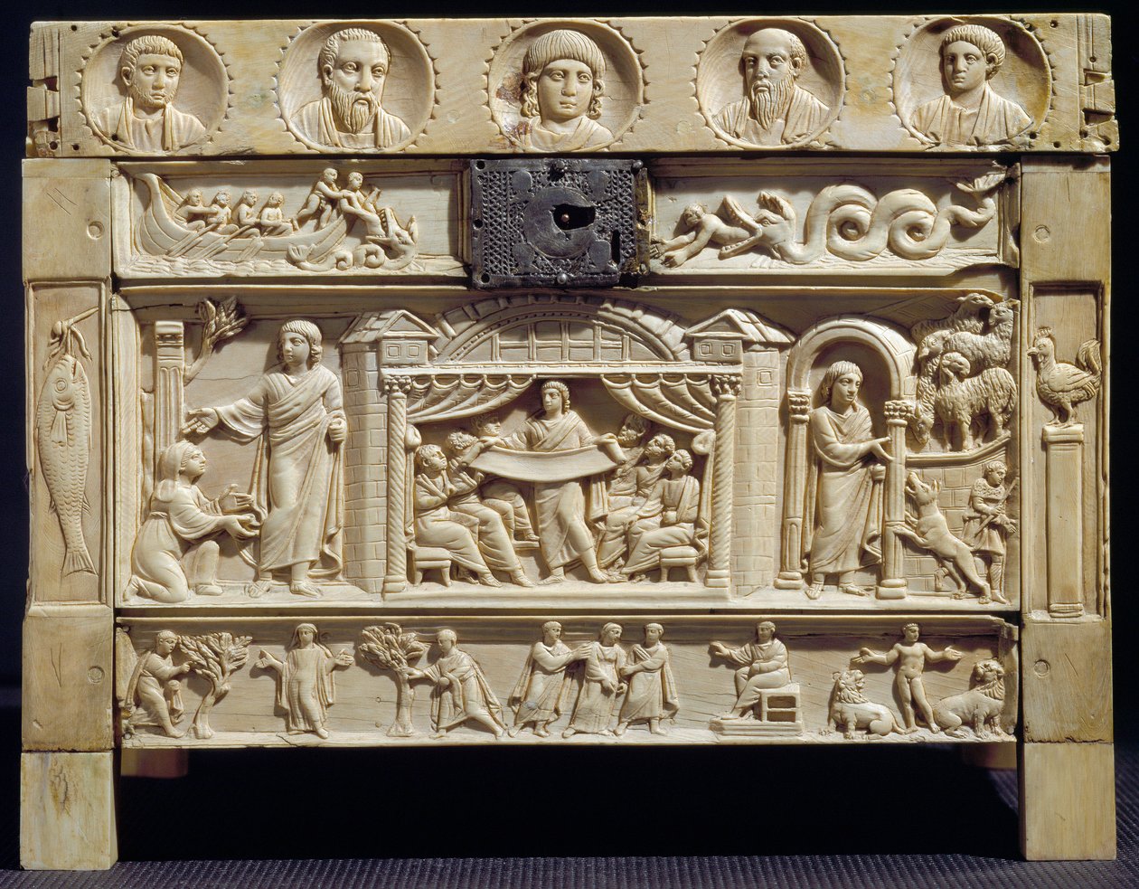 Paleochretian Art: Relikvieskrin (lipsanotheque) af scener fra Det Gamle og Nye Testamente i lavere relieffer. 4. århundrede Fra klostret Santa Giulia, Italien. Brescia, kristent museum af Paleo Christian