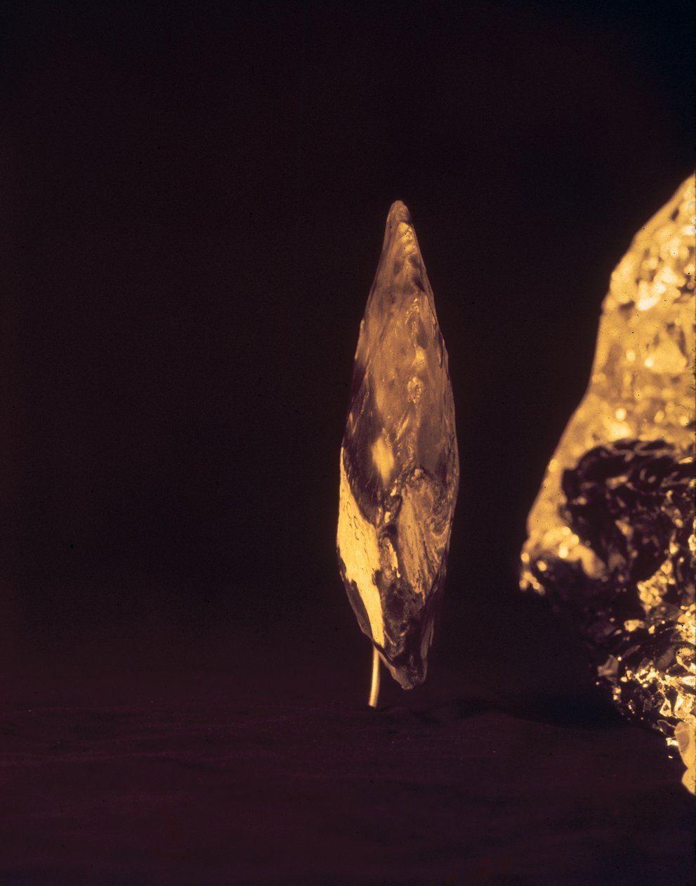 Knappet økse eller spydhoved (flint) af Paleolithic