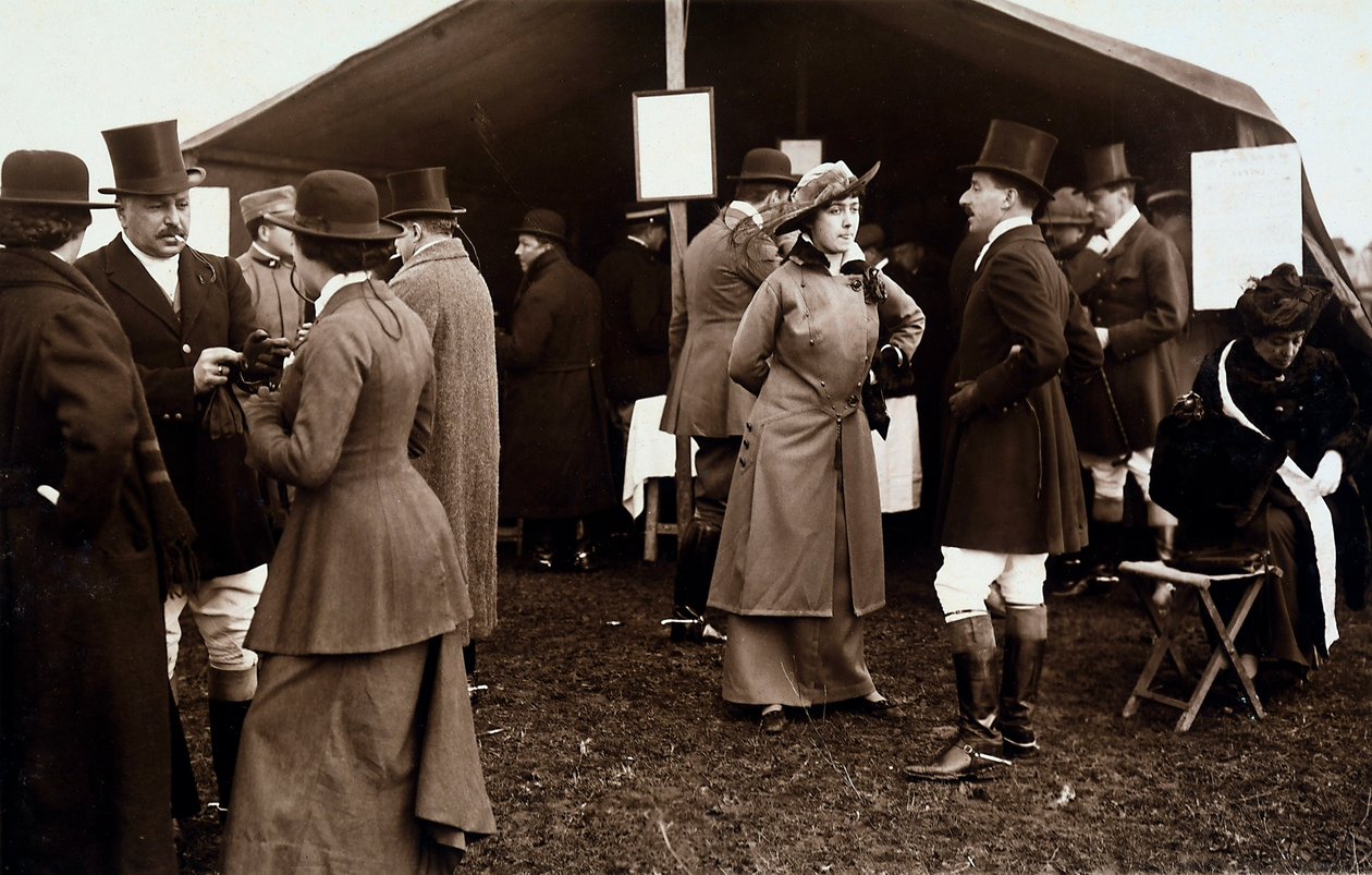 Portræt af den romerske adel hvilende under en rævejagt ved Casal Brunori, nær Rom, 01/02/1915 (s/h foto) af Paolo Lucchesi
