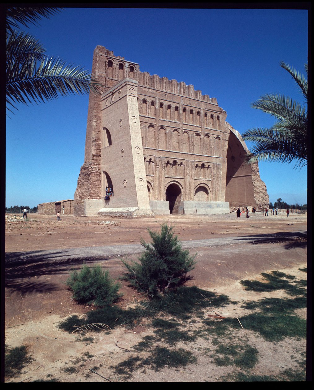 Udsigt over Palace of Shapur I og Arch of Chosroes af Parthian Parthian