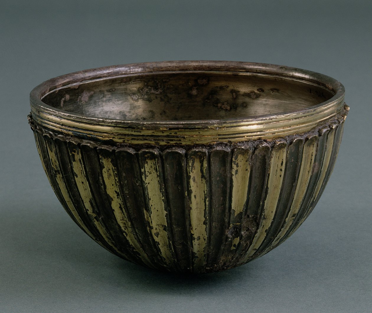 Parthian skål, Iran, ca. 100-200 e.Kr. (forgyldt sølv) af Parthian School
