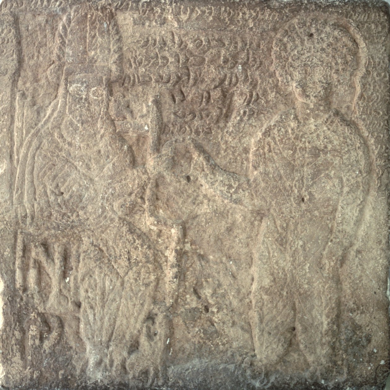 Sjælden stele, der viser Artabanus V, den sidste parthiske konge, investerer Khwasak, Susas satrap: han rækker en ring som emblem på sin autoritet, fra Susa, Iran, 14. september 215 e.Kr. (kalksten) af Parthian School