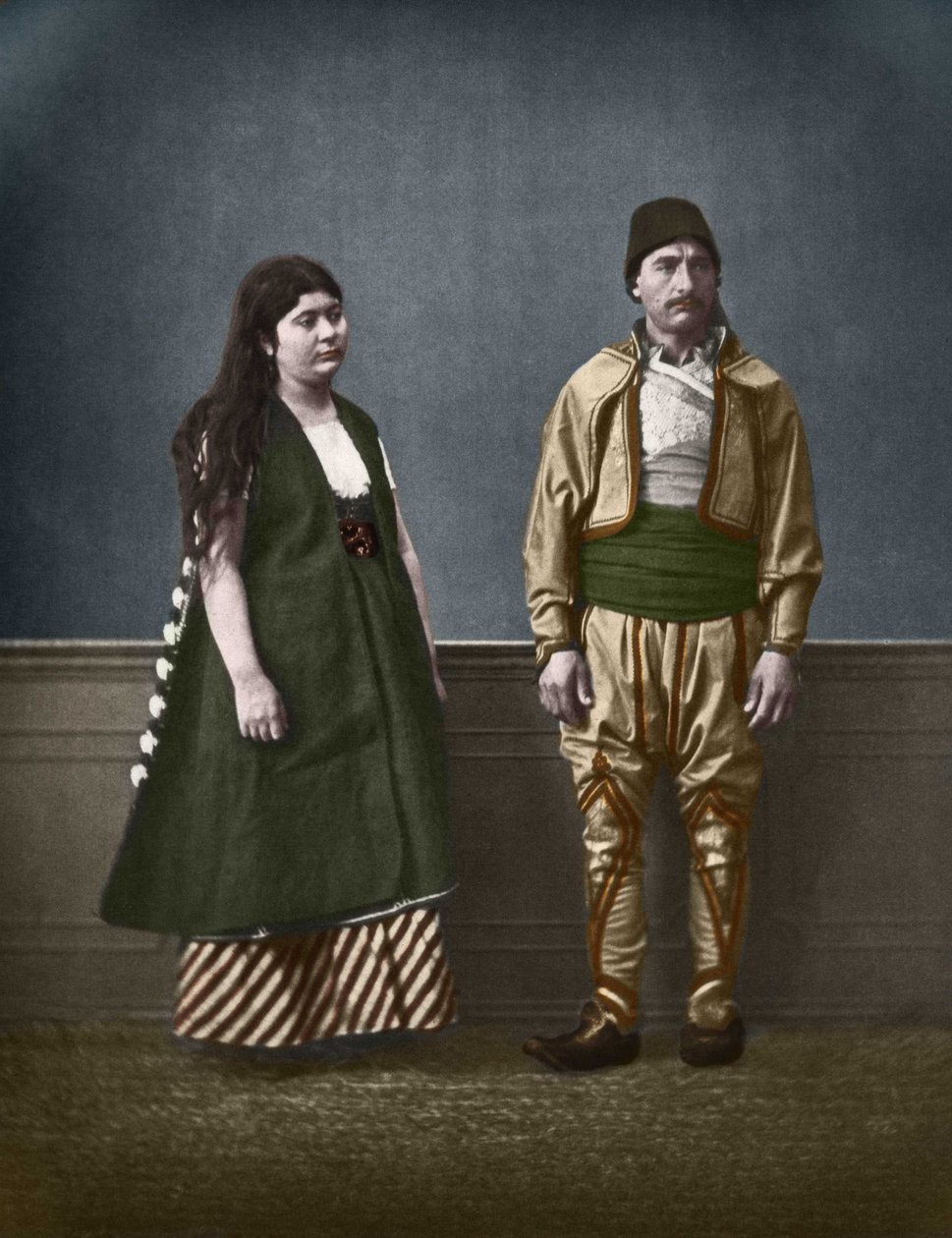 Portræt af en bulgarsk kvinde fra Sofia og en bulgarsk mand omkring 1890. Farvelæg fotografi af Pascal Sebah (1838-1890). af Pascal Sébah