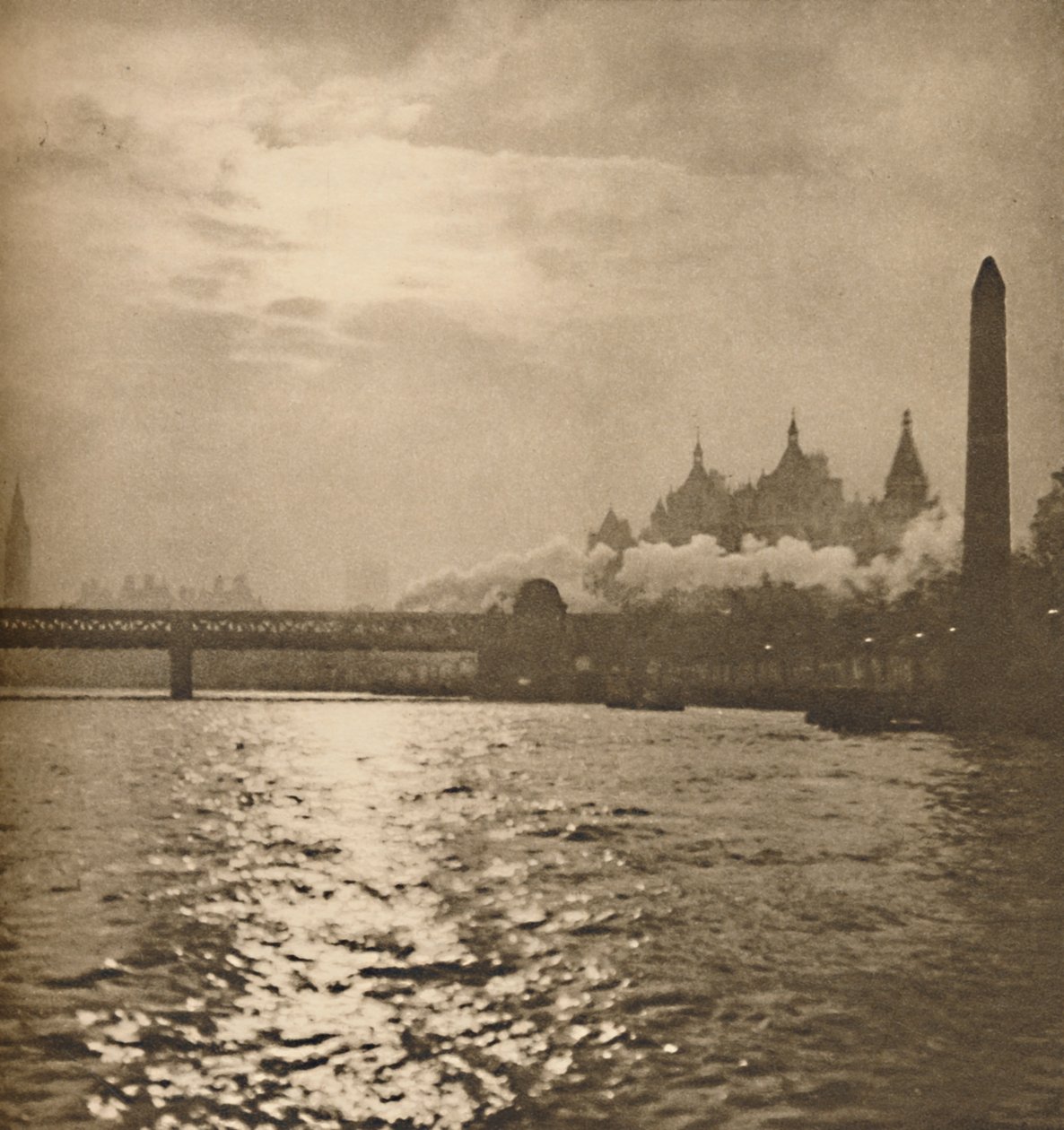 Hvor jernvejen til Dover krydser floden, c1935. af Paterson