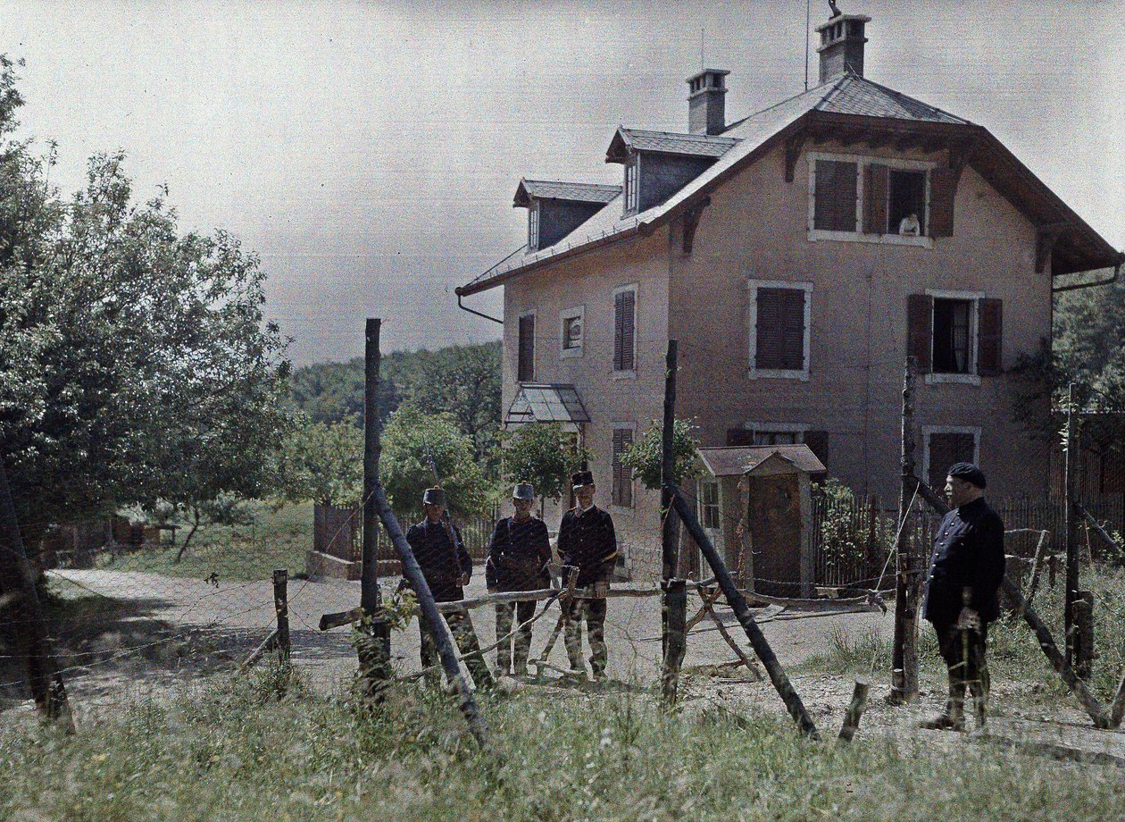 Grænsen mellem Schweiz og Frankrig i kommunen Beurnevésin i kantonen Jura, Frankrig, 19. juni 1917 (autocrhome) af Paul Castelnau