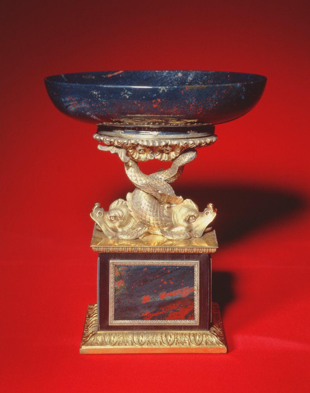 Blodstensskål og -fatning, 1824 (forgyldt sølv og blodsten) af Paul Storr