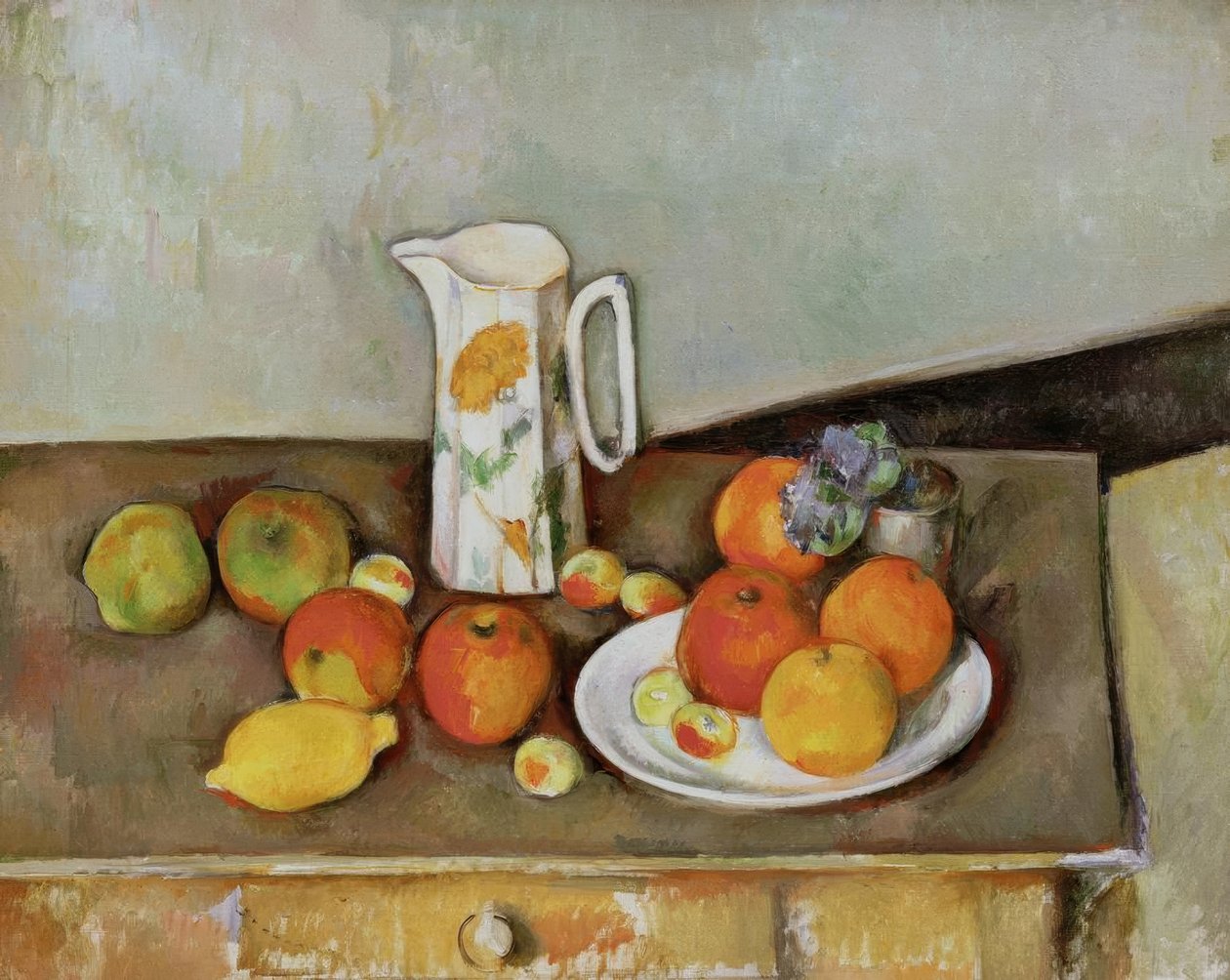 Stilleben: mælkekande og frugter på et bord af Paul Cézanne