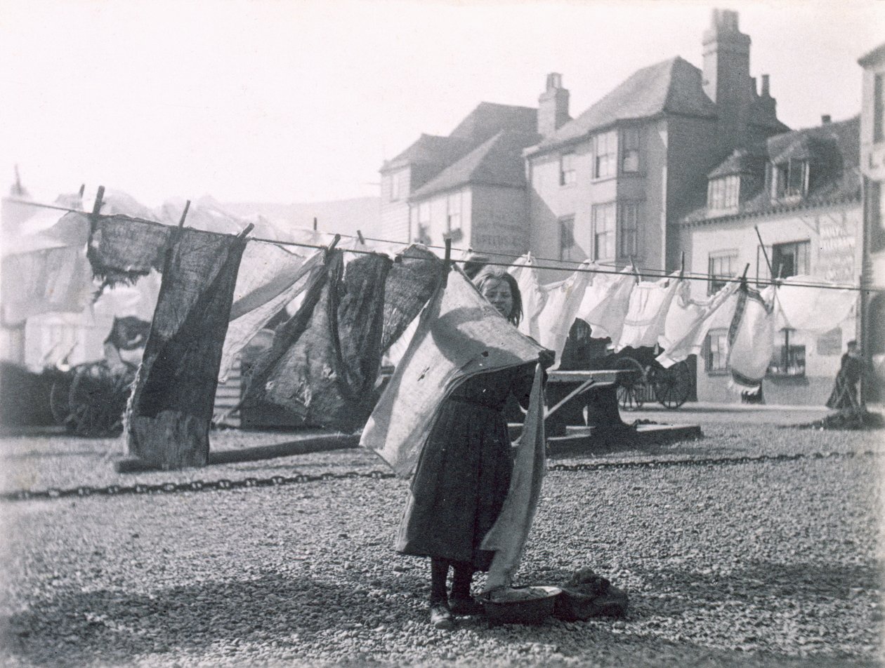Vasketøjsudbringning, Hastings Old Town af Paul Martin