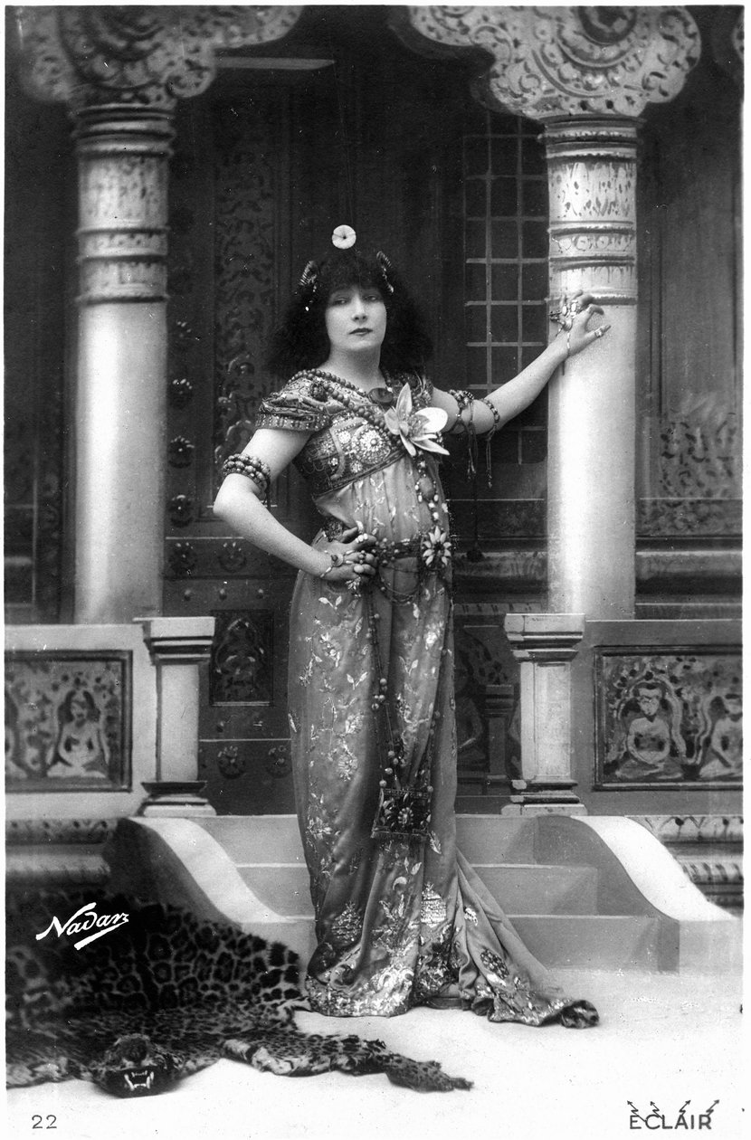 Henriette Rosine Bernard aka Sarah Bernhardt (1844-1923) som Izëyl, postkort af Paul Nadar