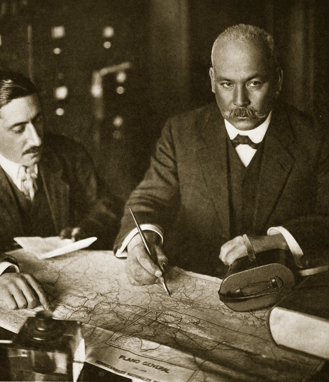 Dr. Vasquez Gomez på Imperial Hotel i New York, 1911 af Paul Thompson