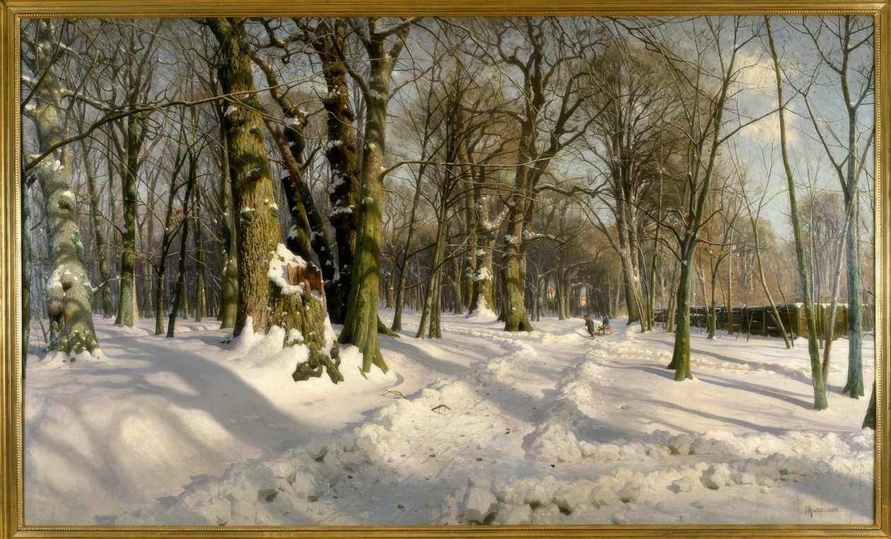 Snedækket vinterskov i sollys af Peder Monsted