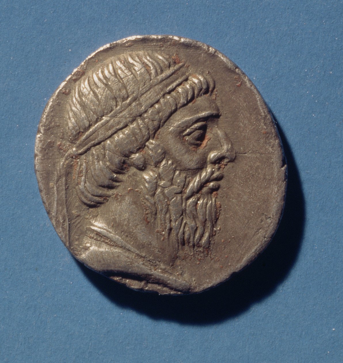 Tetradrachm (forside) af Mithradates I, partherkonge (175-138 f.Kr.) (sølv) af Persian