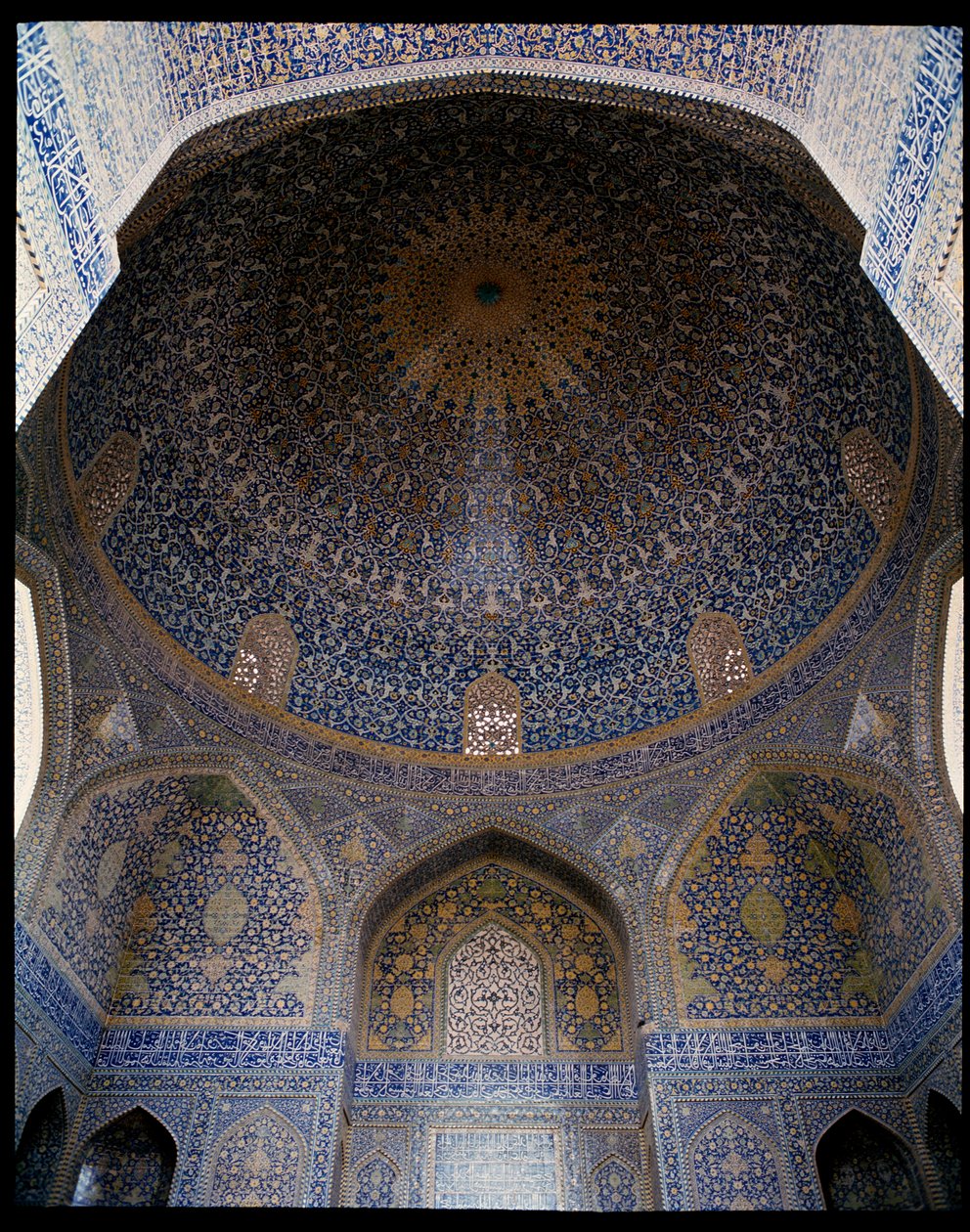 Udsigt over Jameh-moskeens hovedkuppel af Persian School