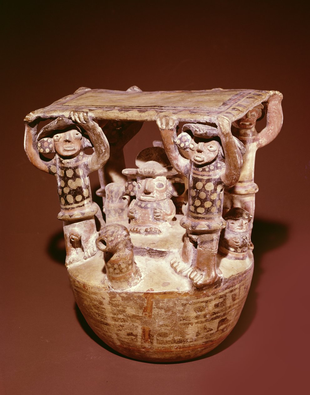 Guddom på tronen med baldakin støttet af hoffolk, Recuay Culture (keramik) af Peruvian School
